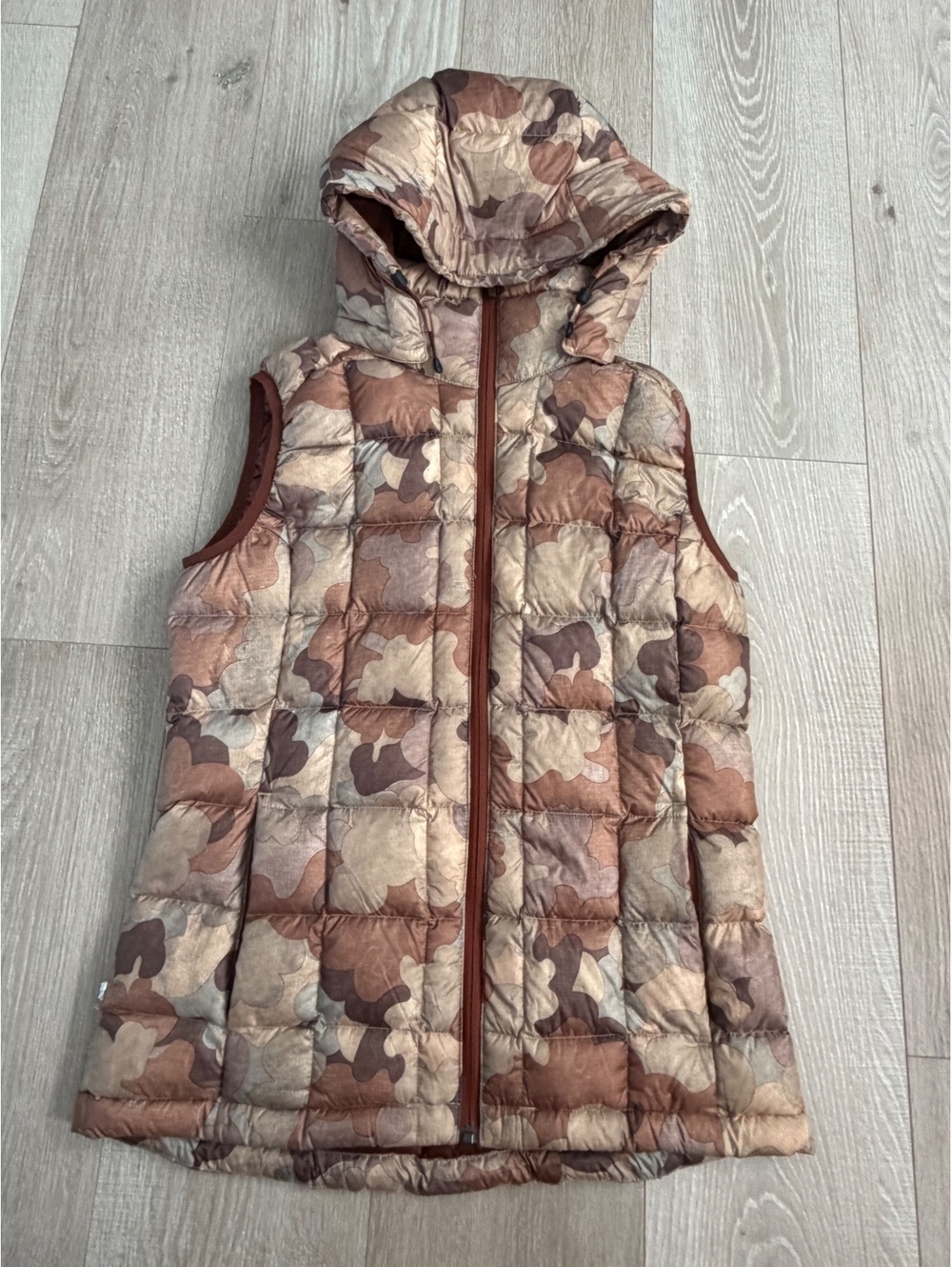 Burton Women's AK Squall Down Puffer Vest Camo Print Size S